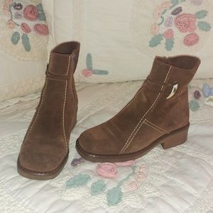 LA CANADIENNE BROWN SUEDE LEATHER BOOTS SZ 9 M